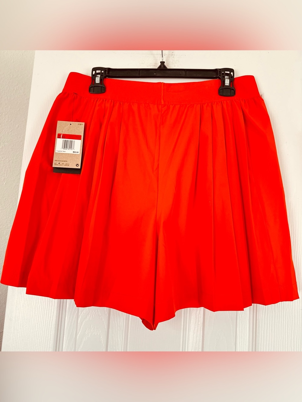 Nike 24.7 Perfect Stretch High Waisted Pleated Shorts Orange Red Women's L